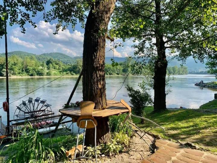 Apartman "Kapetana Luka" Ljubovija エクステリア 写真