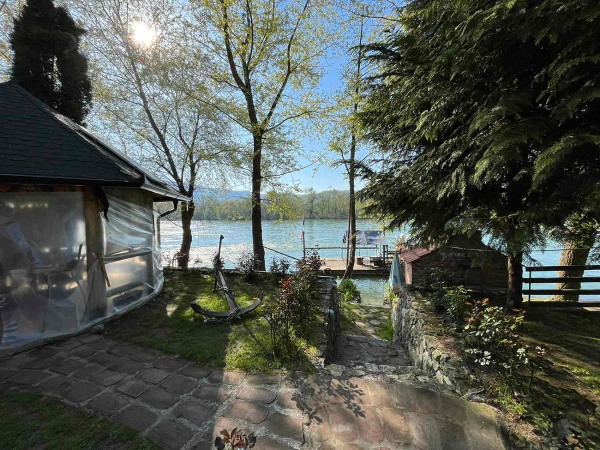 Apartman "Kapetana Luka" Ljubovija エクステリア 写真