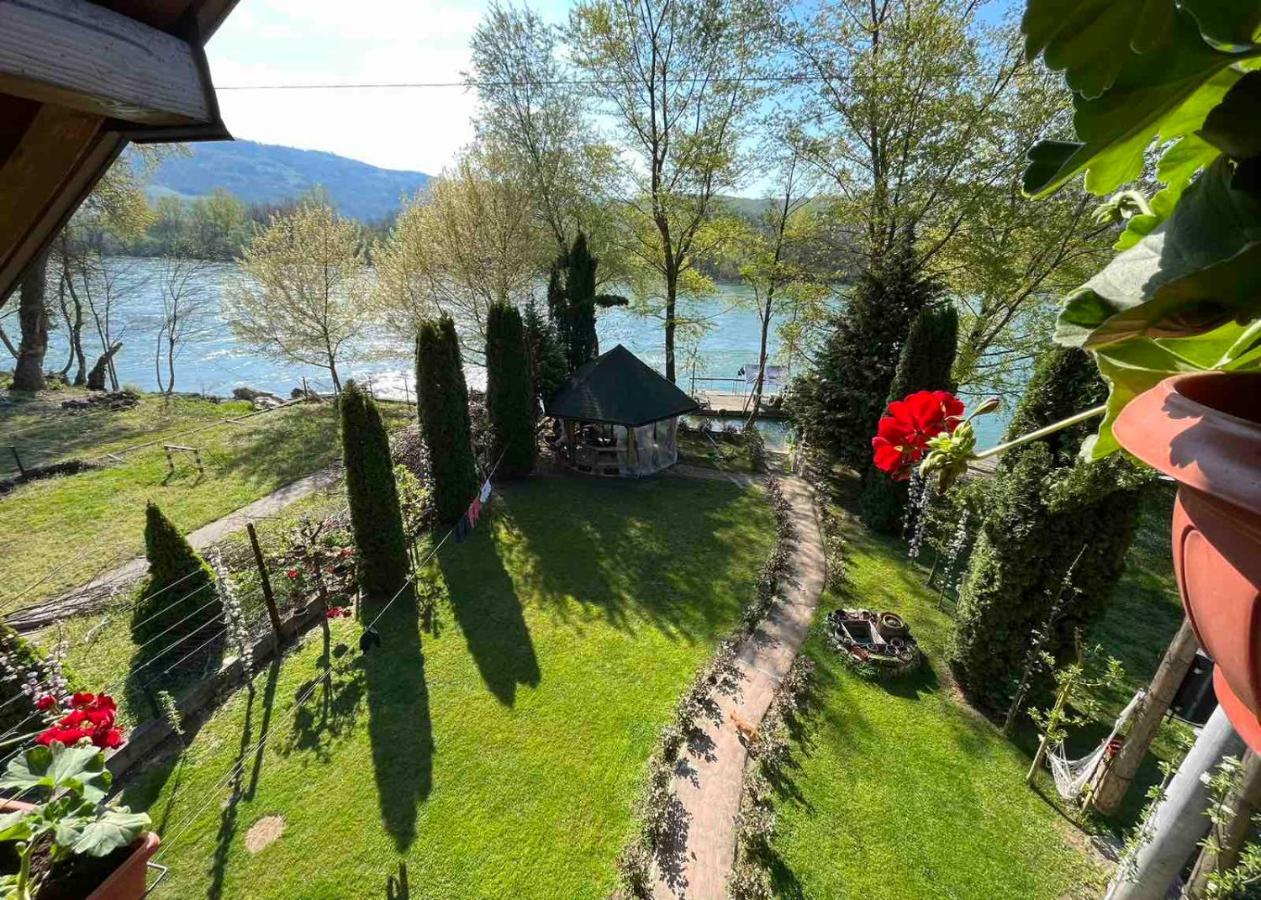 Apartman "Kapetana Luka" Ljubovija エクステリア 写真